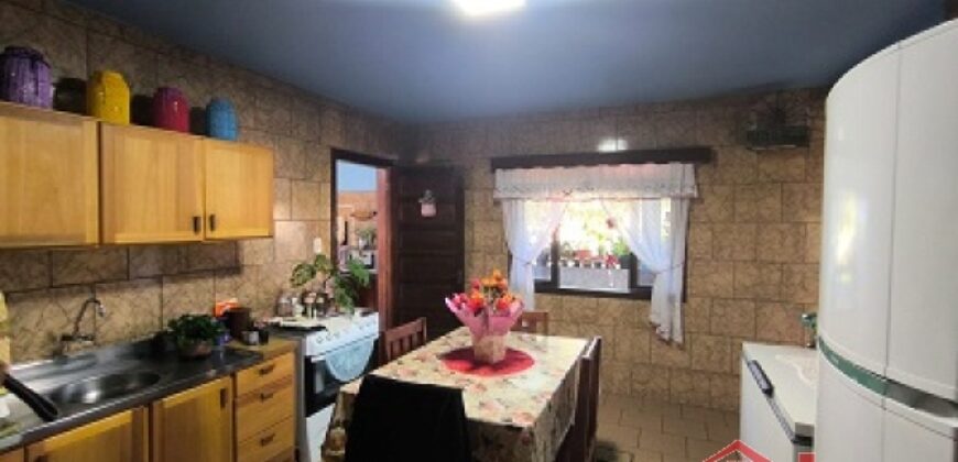 Moradia + Espaço Comercial!