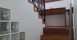 Casa com piscina no Ponto Chic