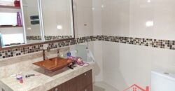 Casa com piscina no Ponto Chic