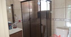 Casa com piscina no Ponto Chic