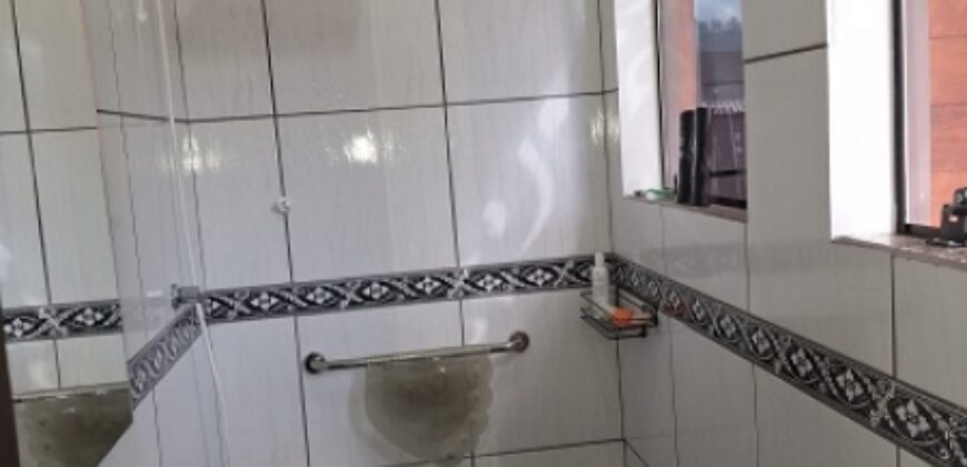 Casa com piscina no Ponto Chic