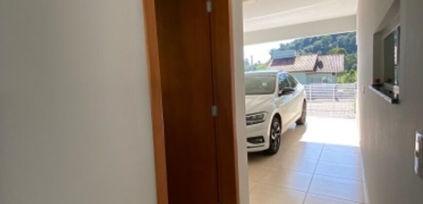 🏡 Casa de Excelente Padrão à Venda no Centro de Ibirama! 🌟