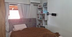 Casa com piscina no Ponto Chic