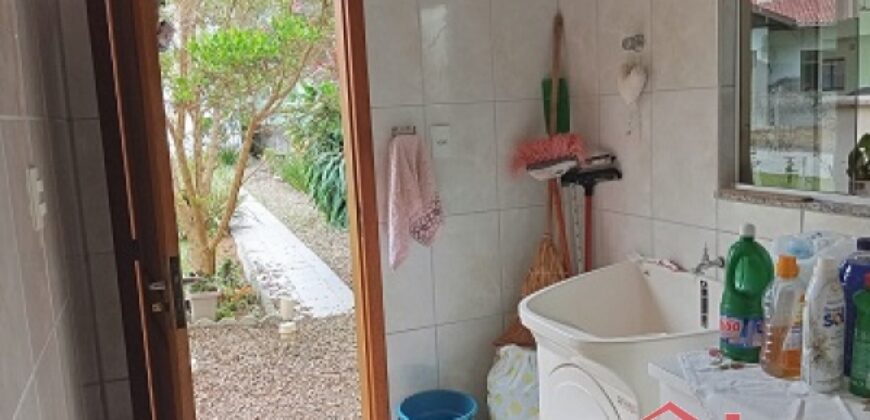 🏡✨ Casa de Alvenaria com Amplo Terreno – Excelente Oportunidade em Ibirama