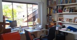 Casa com piscina no Ponto Chic