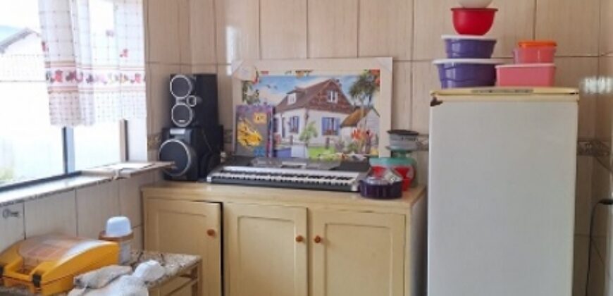 Casa com piscina no Ponto Chic