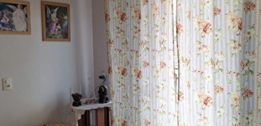 Casa com piscina no Ponto Chic