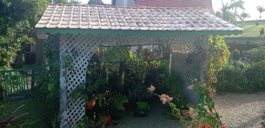 ✨ Encante-se com este imóvel completo em meio à natureza!