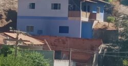 Casa de dois pavimentos na Rua João Aurich