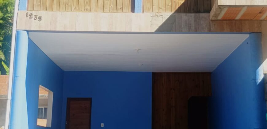 Casa de dois pavimentos na Rua João Aurich