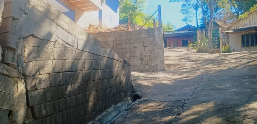 Casa de dois pavimentos na Rua João Aurich