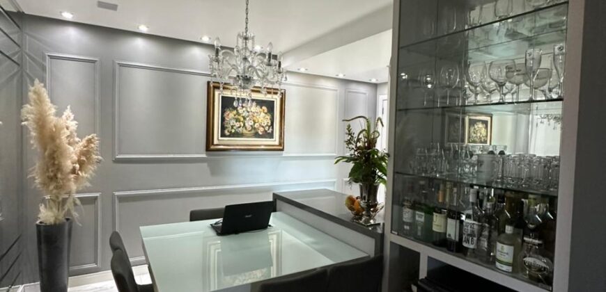 Apartamento finamente mobiliado