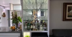 Apartamento finamente mobiliado