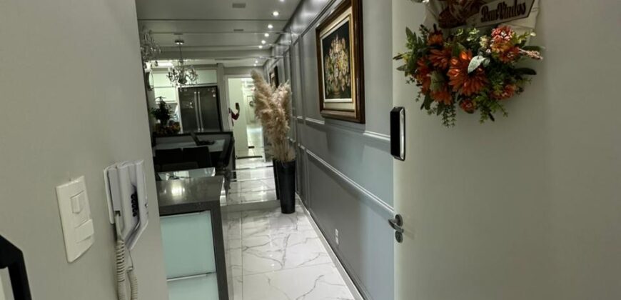 Apartamento finamente mobiliado