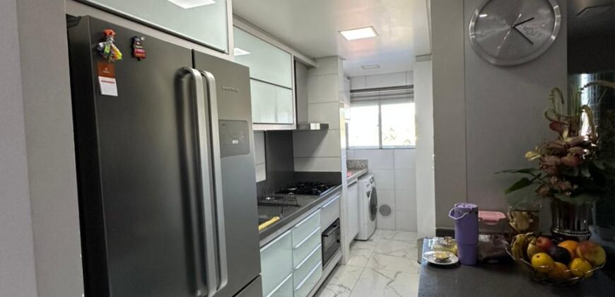 Apartamento finamente mobiliado